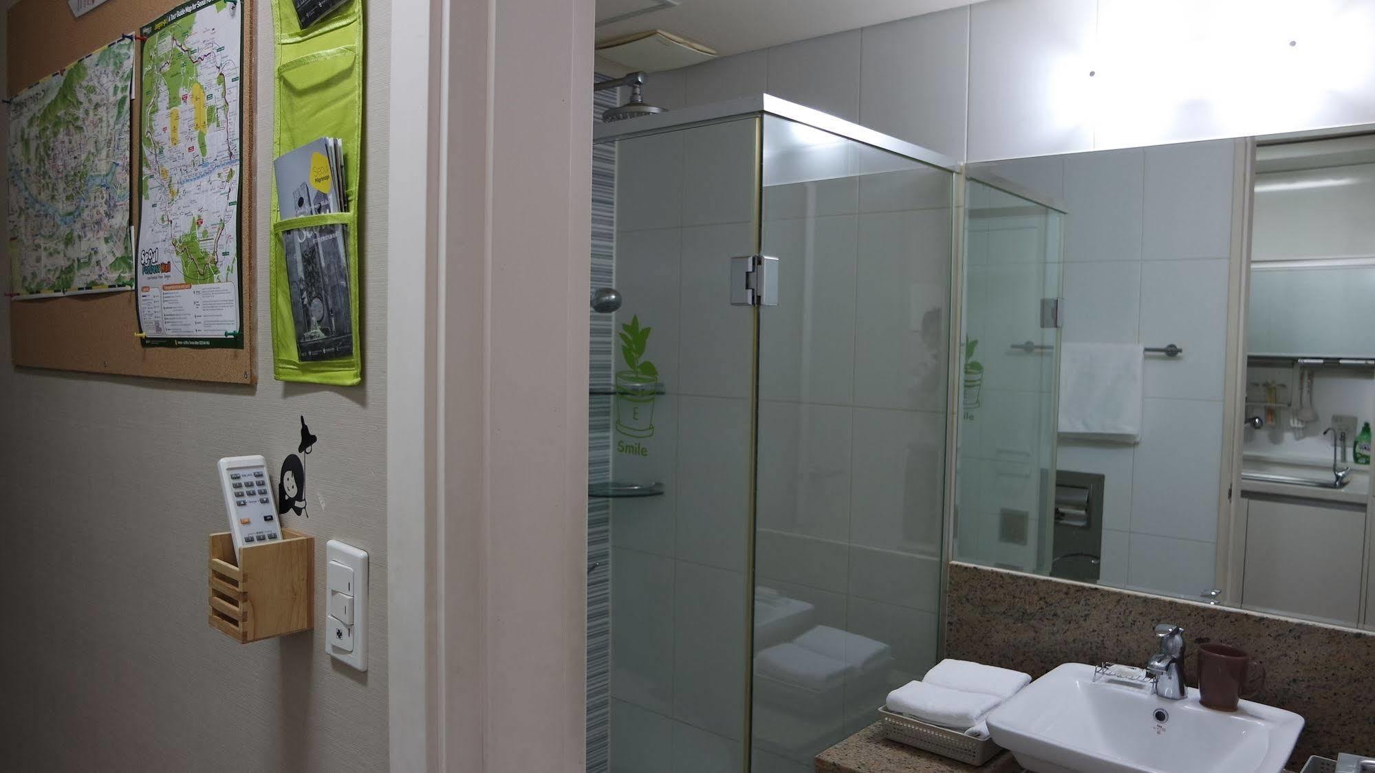 Hostel Coco Seoul Exteriör bild