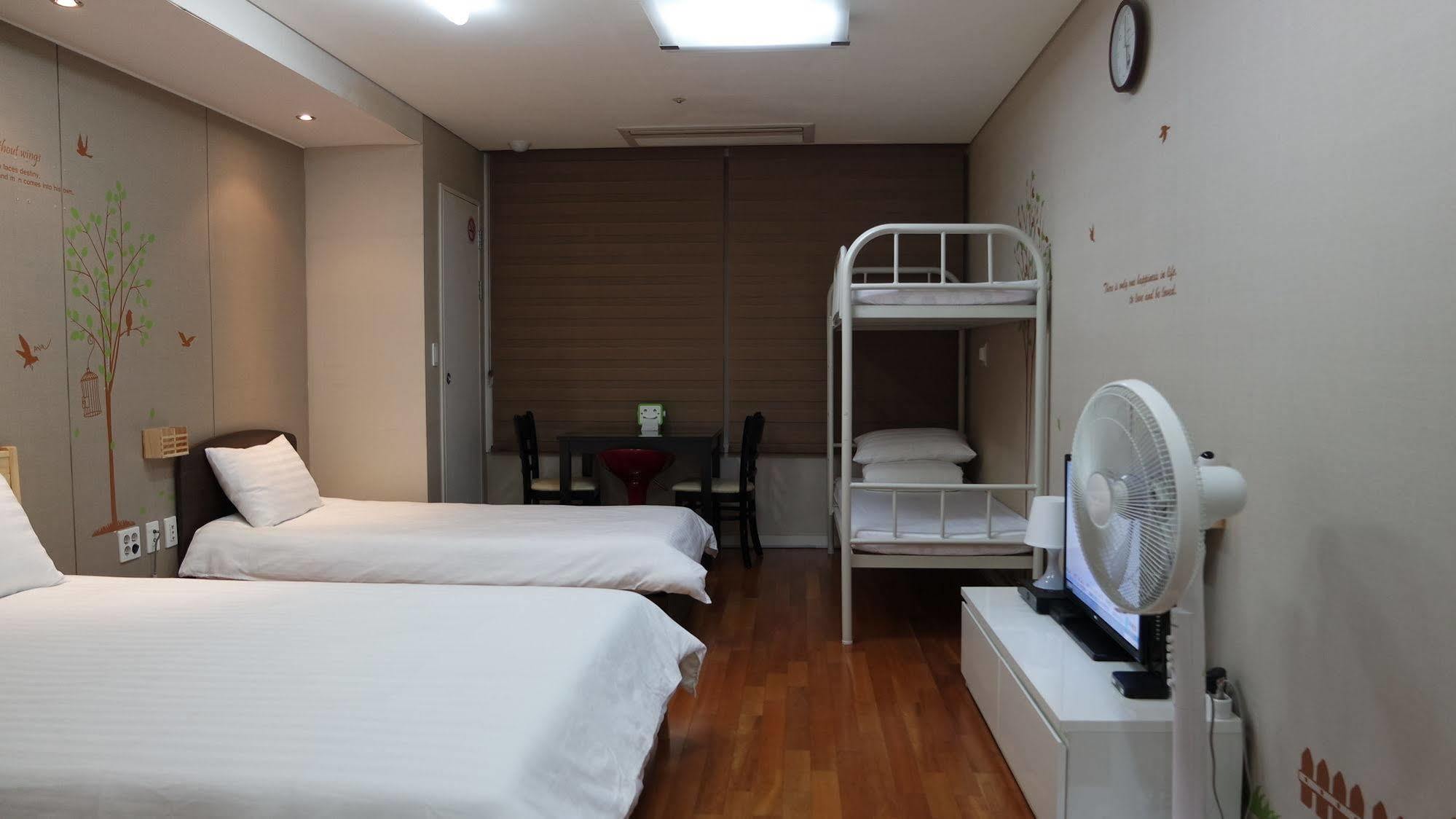Hostel Coco Seoul Exteriör bild