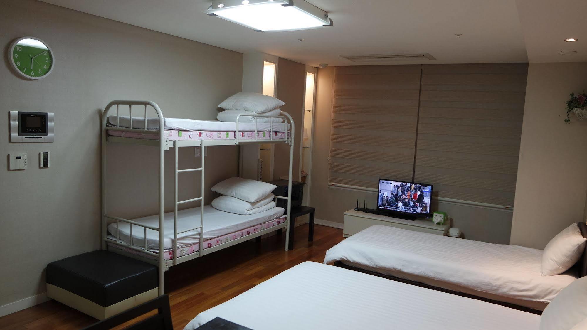 Hostel Coco Seoul Exteriör bild