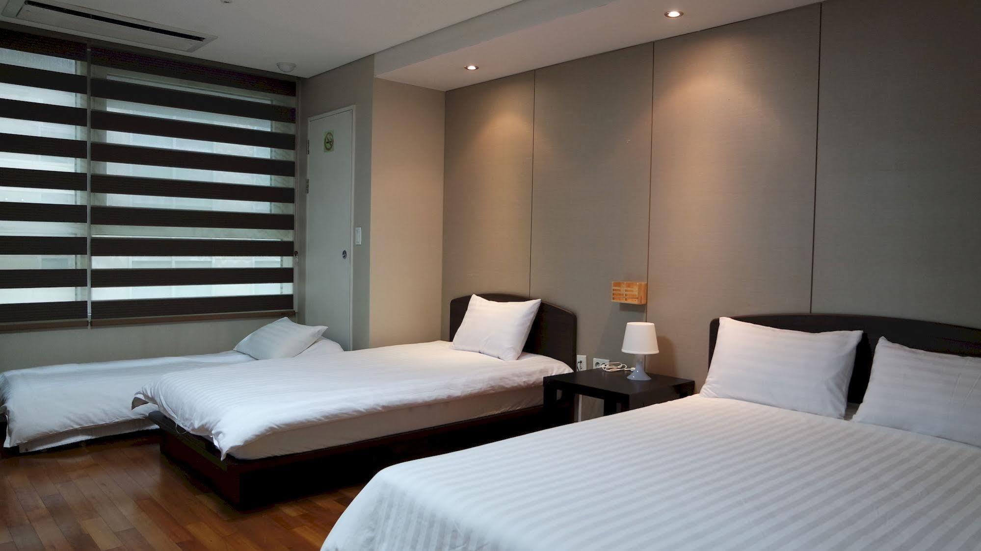 Hostel Coco Seoul Exteriör bild