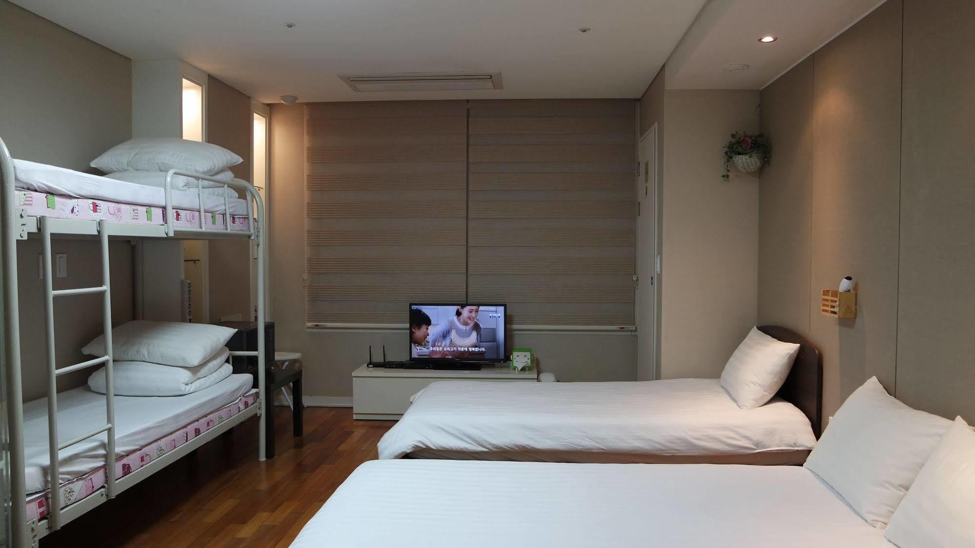 Hostel Coco Seoul Exteriör bild